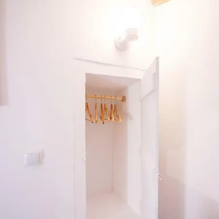 Caravel House 2